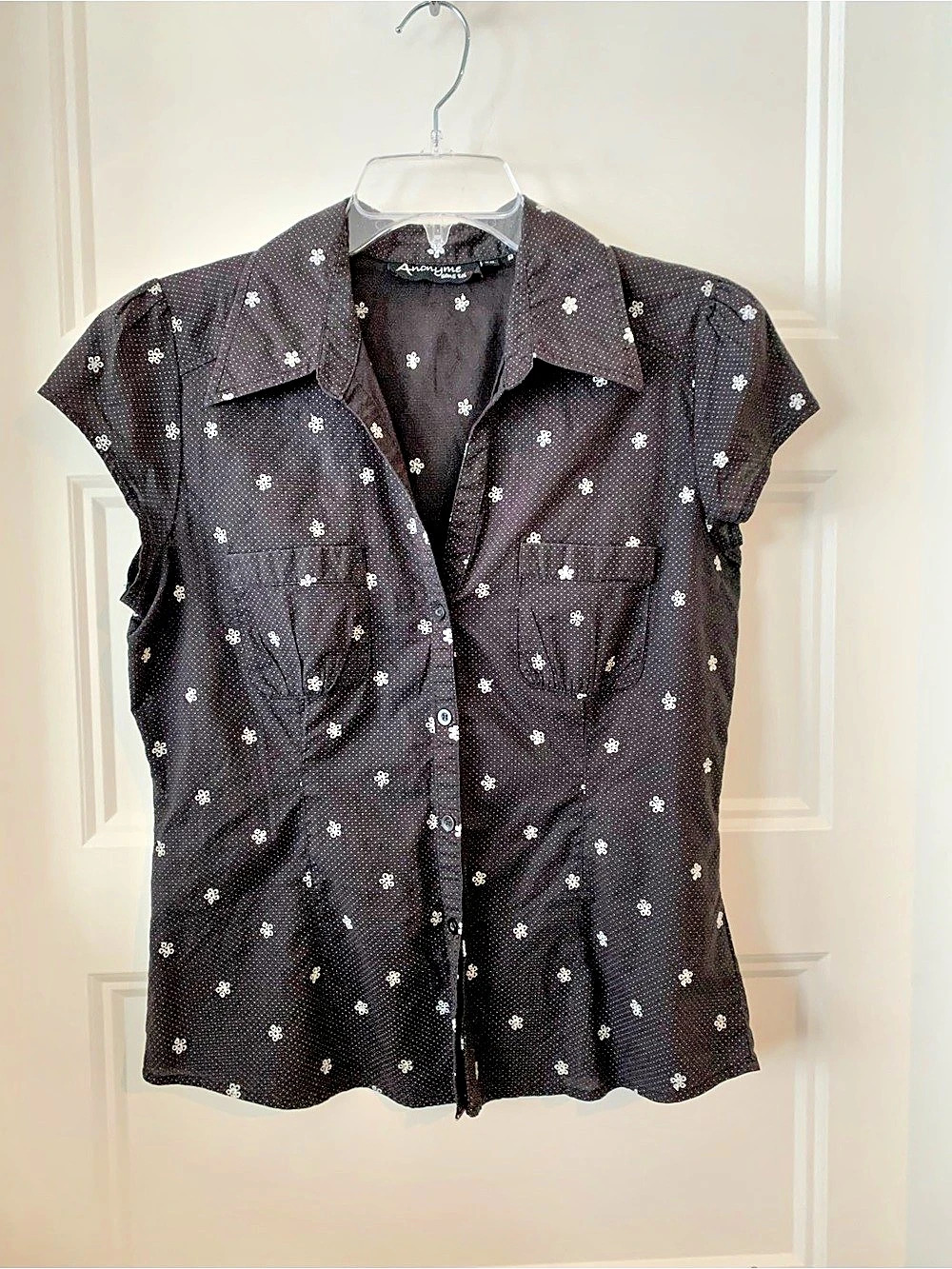Anonyme sans toi , Women's Polka Dot fitted style Blouse Down Top in Black & Whi